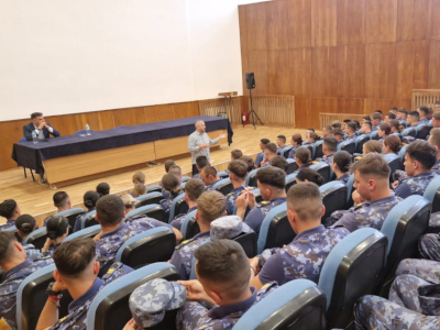 Educația financiară, o lecție importantă pentru viitorii maiștri militari de marină